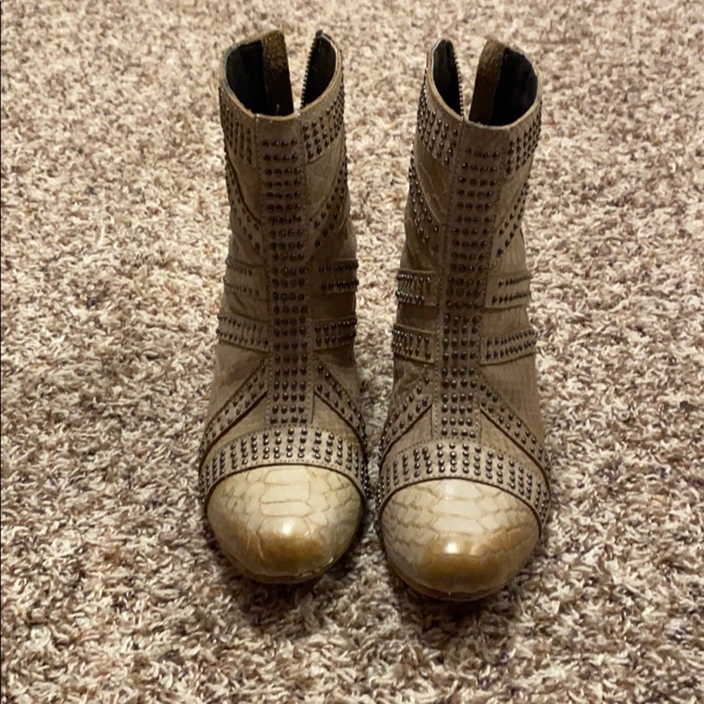 Freebird “Nelle” Boots